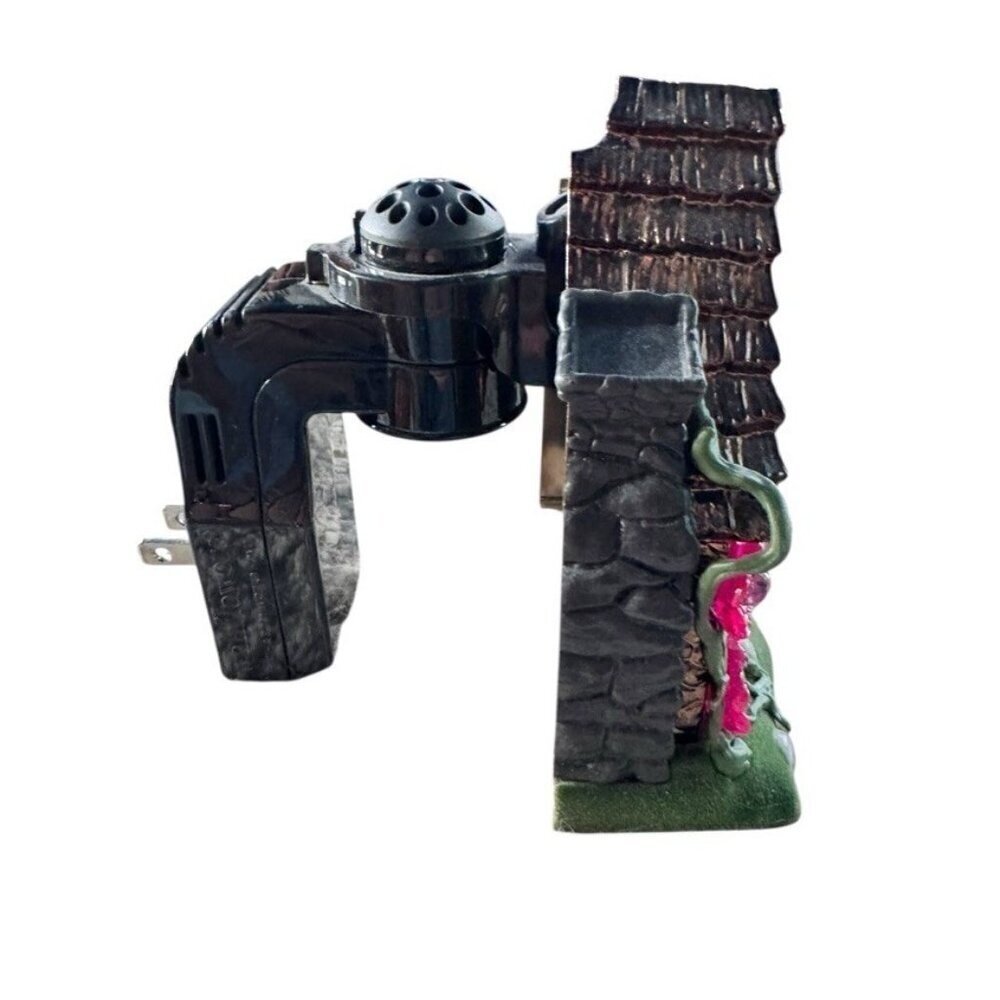 Bath & Body Works Witches Cottage Nightlight Projector Wallflower Plug-In - Picture 5 of 10